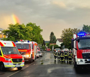 Blitzeinschlag: Feuerwehr rettet Haus in Bebra