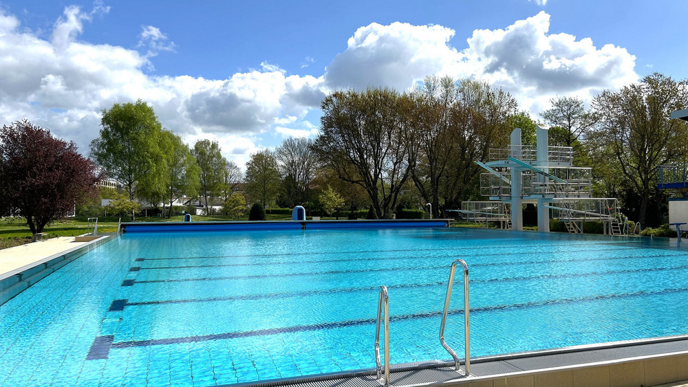 Das Schwimmerbecken im Fuldaer Rosenbad.