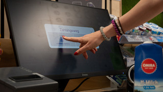 Verbraucherzentralen besorgt ob weniger Barzahlung-Optionen