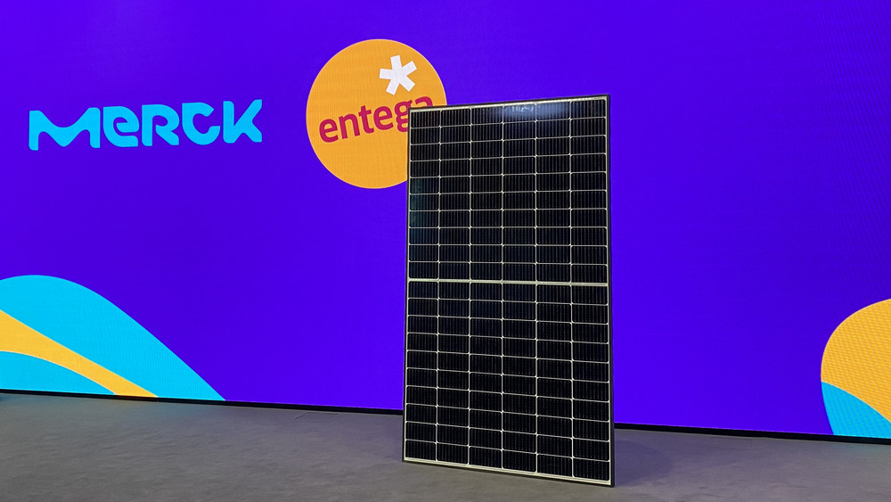 Merck baut zusammen mit dem Energieversorger Entega große Photovoltaik-Anlagen.