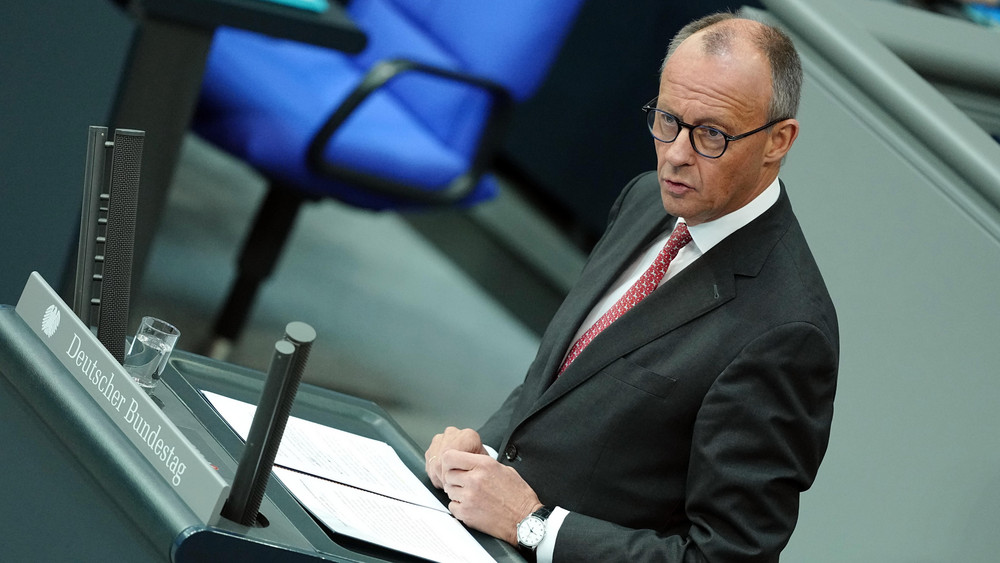 Kanzler Merz spricht im Bundestag