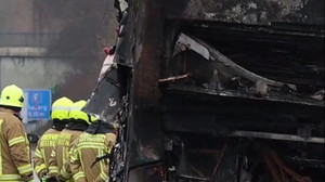 Bei Ratingen: Reisebus brennt auf der Autobahn komplett aus