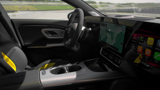 Der neue Mercedes-AMG CLA 45 4MATIC  - Sportlichkeit trifft auf digitale Innovation