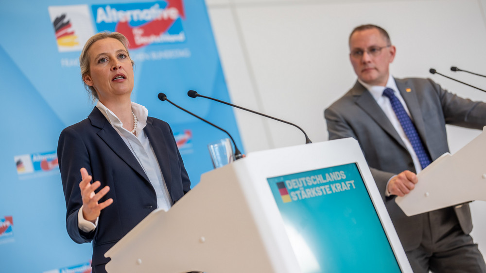 Die beiden Partei- und Fraktionsvorsitzenden der AfD im Bundestag Alice Weidel und Tino Chrupalla.