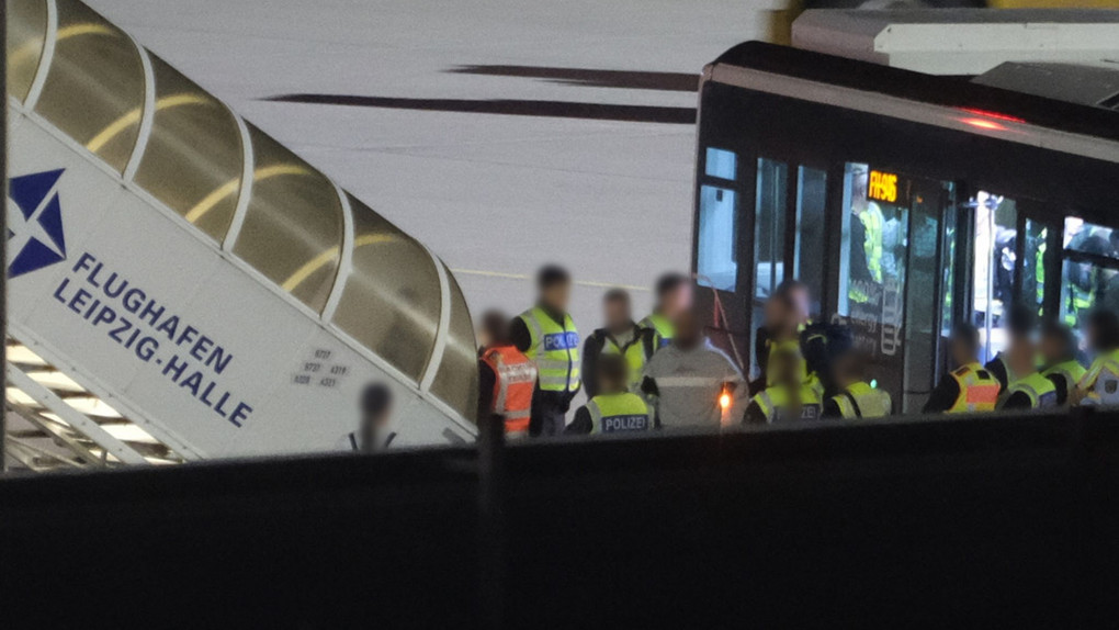 Hessen schiebt vier Straftäter nach Afghanistan ab