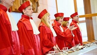 Bundesverfassungsgericht: Soli darf bleiben - noch