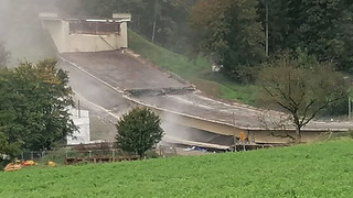 Kerkerbachtalbrücke an der ehemaligen B49 bei Beselich gesprengt