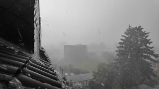 Hagel, Überflutungen, umgestürzte Bäume: Unwetter wütet im Westen Deutschlands