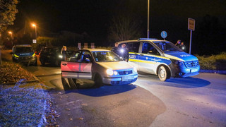 Verfolgungsjagd in Hosenfeld: Polizei sucht Flüchtige