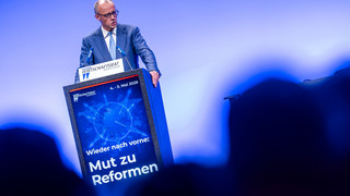 Bundesregierung ein Jahr im Amt: Merz-Statement zur Krise