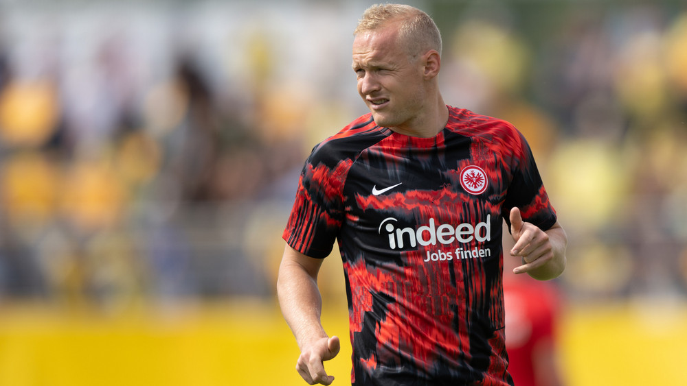 Beim Sasisonauftakt im DFB-Pokal gegen Lok Leipzig stand Rode zwar im Kader, blieb aber ohne Einsatzminuten.