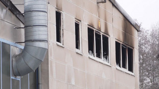 Großbrand in Firmenkomplex: 64-Jähriger stirbt bei Frankfurt