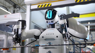 BMW Group setzt erstmals humanoide Roboter in der Produktion in Deutschland ein - Einheitliches IT- und Datenmodell im Produktionssystem