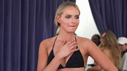 Der Druck ist enorm: Wer meistert hohe Absätze am Strand?