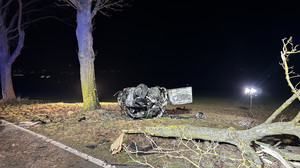 Tödlicher Unfall in Fuldatal: Fahrer verbrennt in seinem Auto
