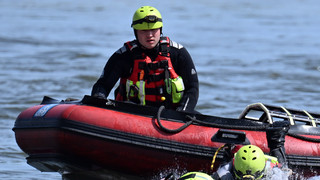 Lebensgefährliche Abkühlung: Mehrere Großeinsätze am Rhein in Mainz