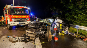 Auto erfasst Ehepaar auf A7: Zwei Tote und vier Schwerverletzte