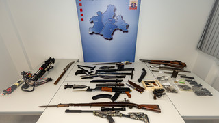 Polizei stellt illegale Waffensammlung in Fuldatal sicher
