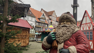 Dieses Jahr mit Eislauf-Bahn: Hann. Mündener Weihnachtsmarkt startet