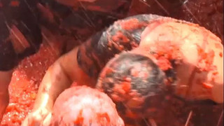   Sauerei bei «La Tomatina»: Tausende Kilo Tomaten fliegen durch eine Stadt