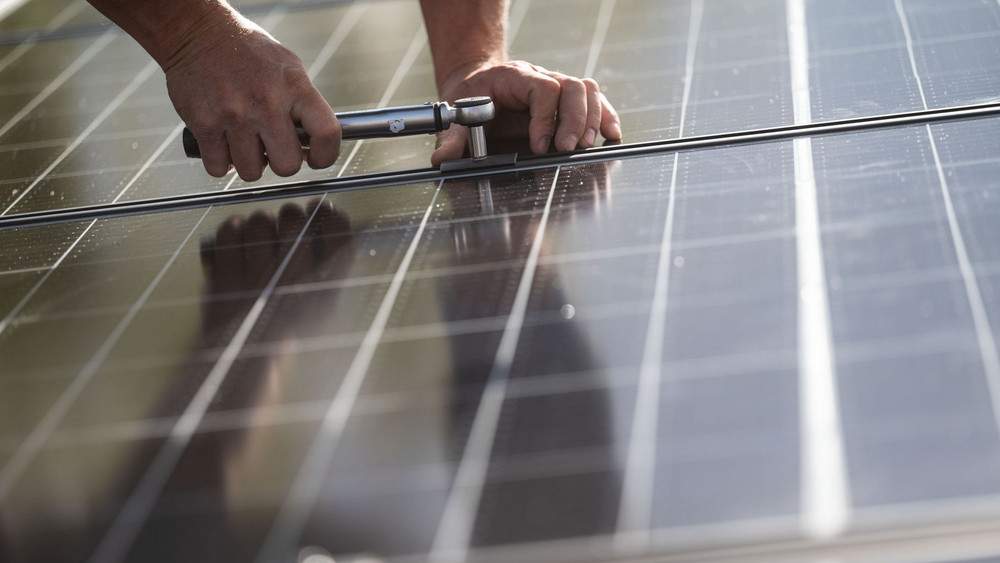 Erneuerbare Energien in Hessen: Solaranlage auf denkmalgeschützten Gebäuden selten abgelehnt.