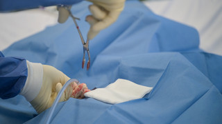 Reinigungskraft in Uni-Klinik Mainz als OP-Assistentin