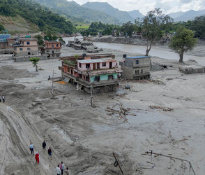 Nepal: Vierköpfige deutsche Familie gerettet - über 500 Tote