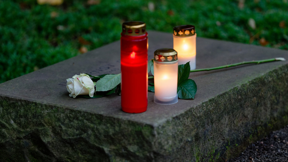 Grabstein in Wald-Michelbach gestohlen: Zeugen gesucht.