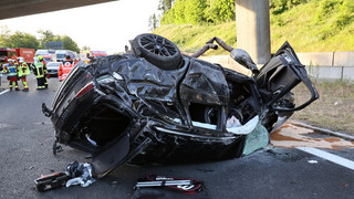Aschaffenburg: Tanklastzugfahrer stirbt bei Unfall am Stauende