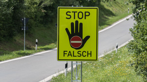 Falschfahrerin von Autobahnpolizei am Langenselbolder Dreieck gestoppt
