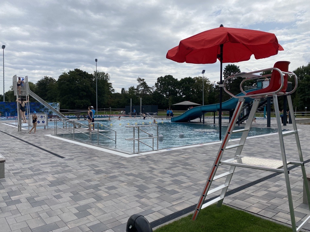 Neues Freibad in Frankfurt: Riedbad öffnet in Bergen-Enkheim