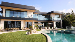 Beverly Hills ruft! Endlich in der krassesten Villa aller Zeiten