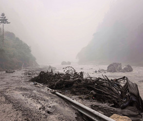 Fast 100 Tote und Hunderte Vermisste nach Sturzflut in Nepal