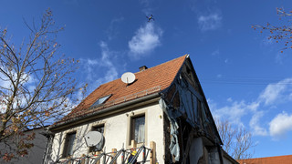 Hauswand in Wiesloch eingestürzt: Bilder zeigen offene Fassade