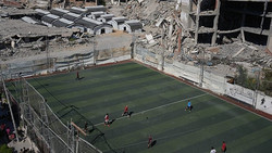 Amputierte Kicker in Gaza stellen WM-Finale in zerstörtem Stadion nach