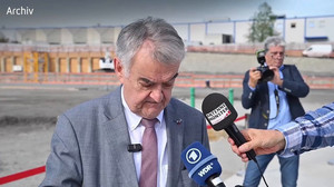 Nach OP: NRW-Innenminister Reul kämpft mit Ausspracheproblemen