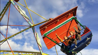 Frühjahrsmesse an der Ringallee in Gießen - Riesenrad und viele Buden