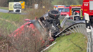 Rheinland-Pfalz: Drei Erwachsene und ein Kind sterben bei Unfall