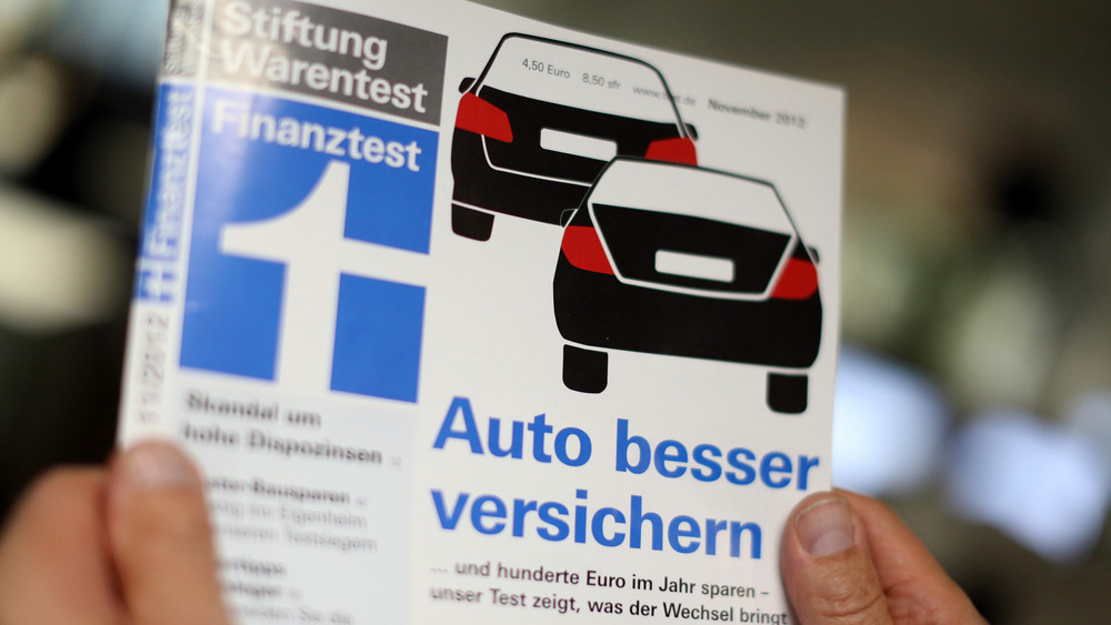 Zeitschrift Stiftung Warentest mit Kfz Versicherungen