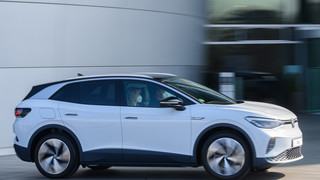 OLG entscheidet: Kein erhöhtes Bußgeld für SUV-Fahrer