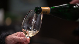 Wein in der Hand, Musik im Ohr: Das Fuldaer Weinfest startet