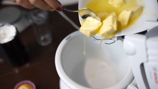 Perfekt fürs Plätzchenbacken: Butterpreis sinkt unter einen Euro