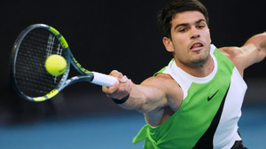 Jungstar Alcaraz besiegt Djokovic in historischem Match