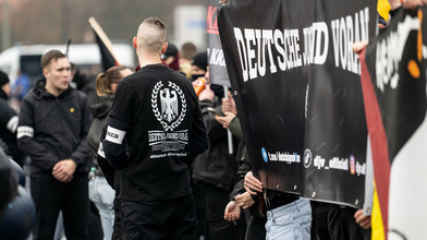 Junge Neonazis im Visier - Razzien in zwölf Bundesländern