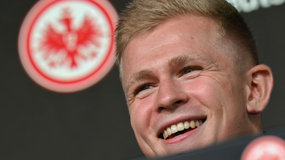 Pressekonferenz Eintracht Frankfurt - Jonathan Burkardt