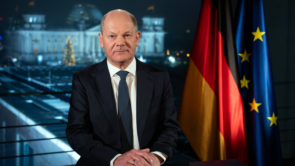 Bundeskanzler Olaf Scholz (SPD) ruft in seiner Neujahrsansprache zum Zusammenhalt und zur Teilnahme an der Bundestags-Neuwahl im Februar auf.