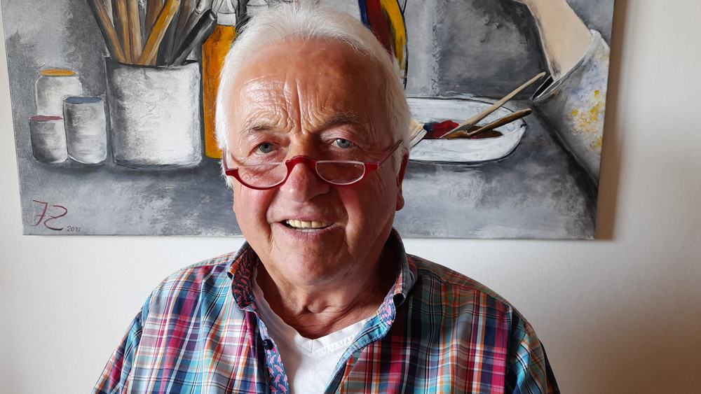 Bernhard Becker ist parteilos. Der 74-Jährige hat mit seiner Frau fünf Kinder und elf Enkel.