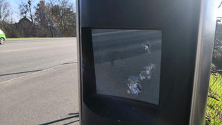 Kassel: Mann demoliert Blitzer und stellt sich selbst der Polizei