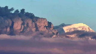 Spektakulärer Vulkanausbruch im fernen Osten Russlands