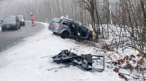 Südbrandenburg: Auto mit fünf Insassen verunglückt - Zwei Tote